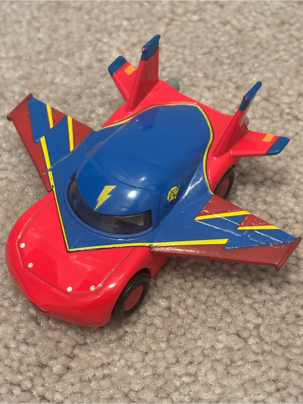 Disney Pixar Cars Tale Flight Lightening McQueen Hawk Diecast Car Toy Air Mater